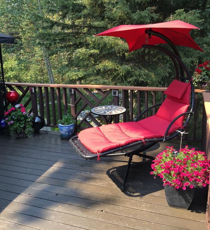 Redwood Meadows Bed And Breakfast Bragg Creek Exteriör bild