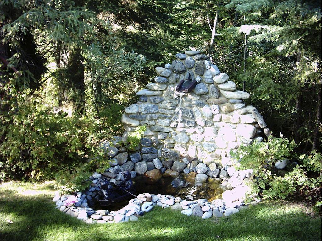 Redwood Meadows Bed And Breakfast Bragg Creek Exteriör bild